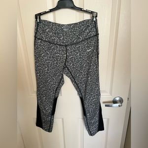 Nike Dry Fit cropped leggings